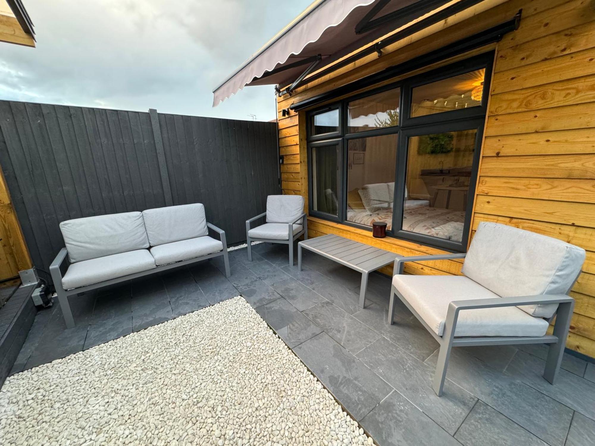 Wild & Free Hot Tub Retreat Dartford Exterior foto