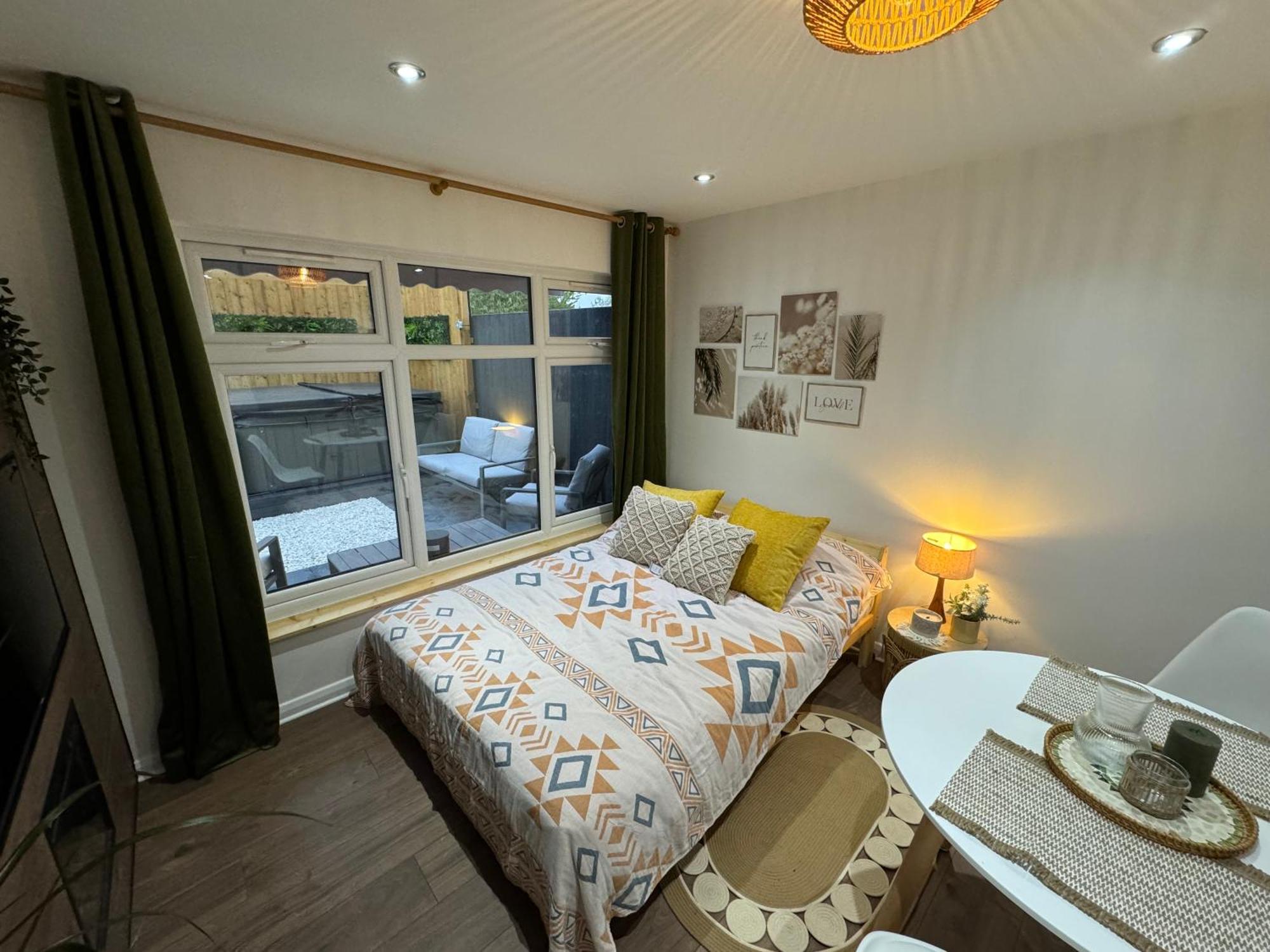 Wild & Free Hot Tub Retreat Dartford Exterior foto